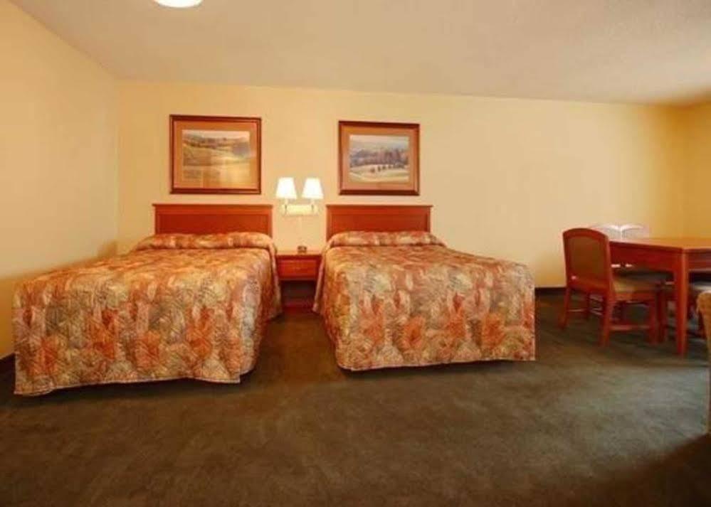 Econo Lodge Inn & Suites Kearney Zewnętrze zdjęcie